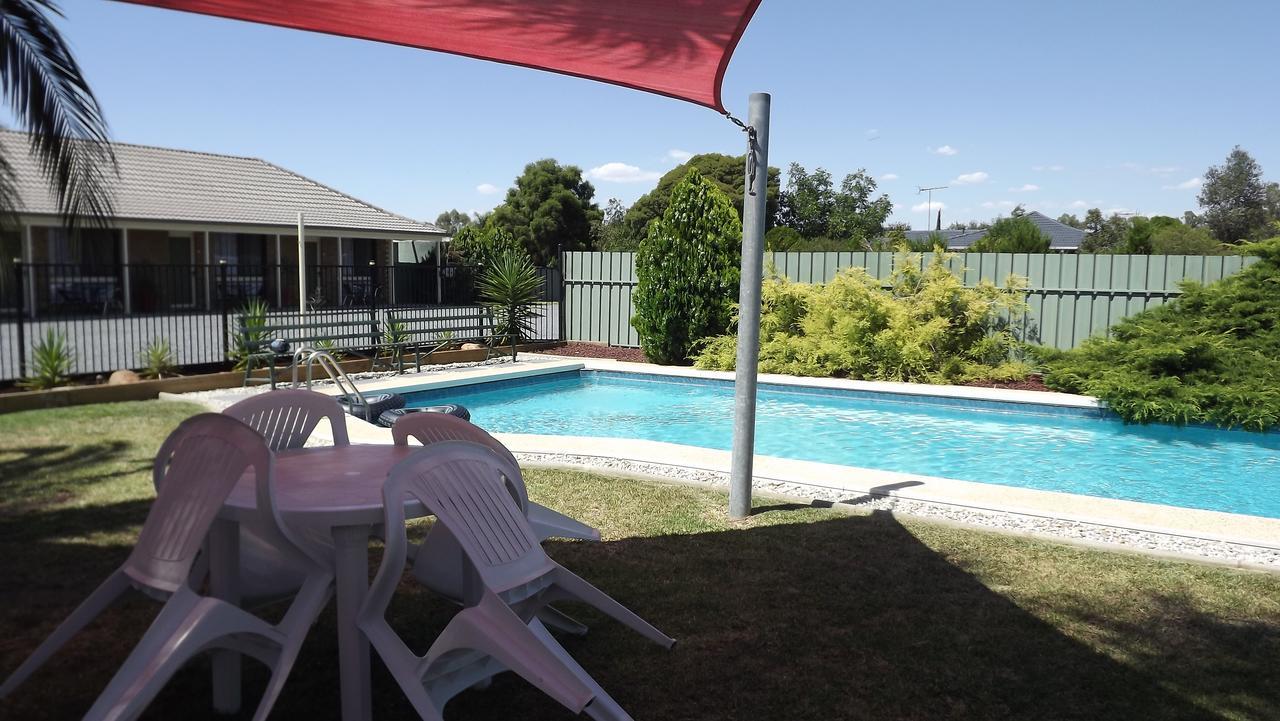 Culcairn Motor Inn Exterior photo