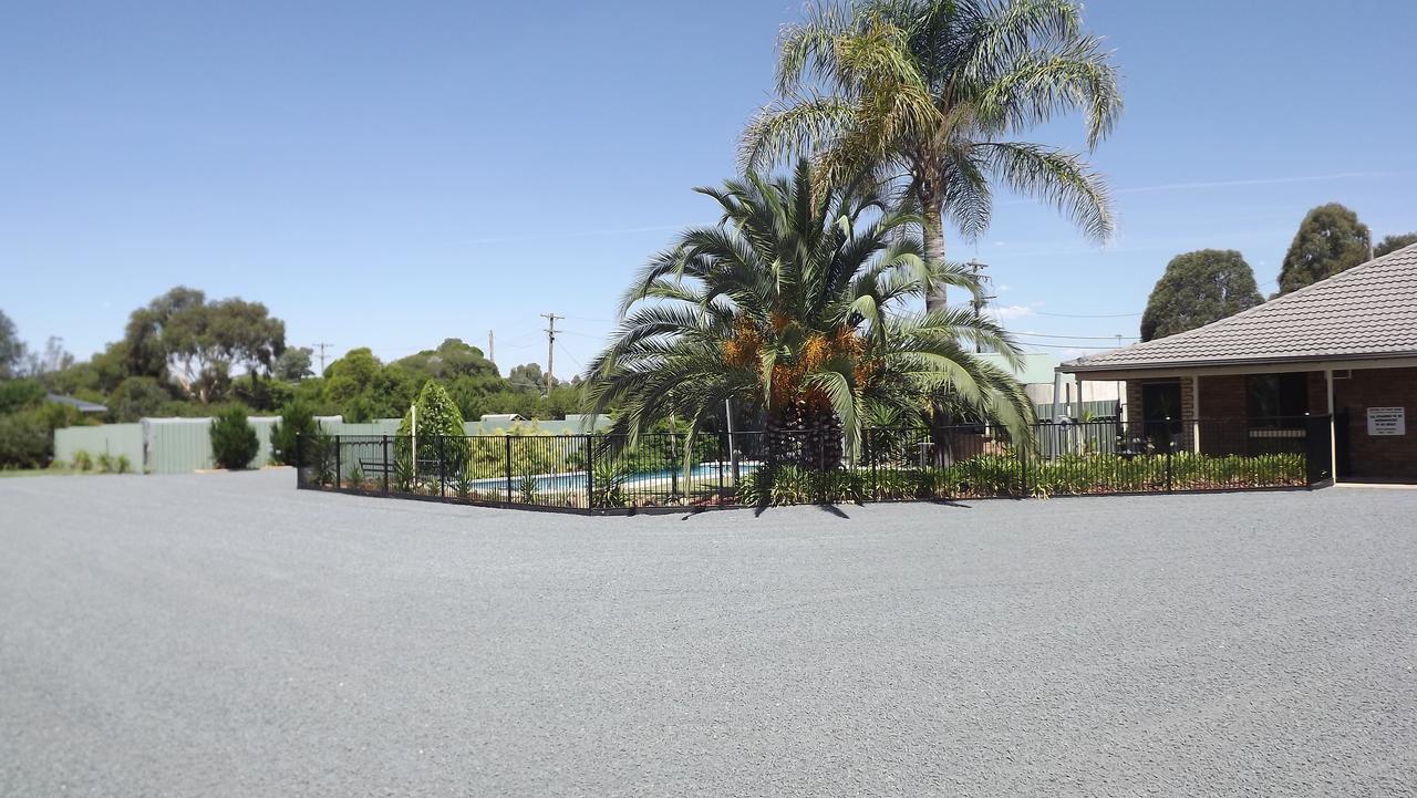 Culcairn Motor Inn Exterior photo