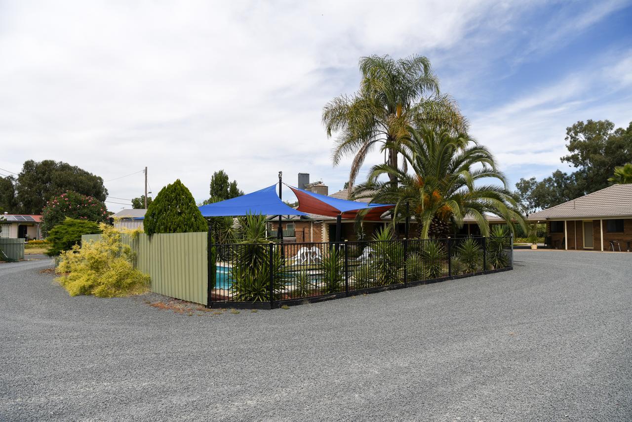 Culcairn Motor Inn Exterior photo