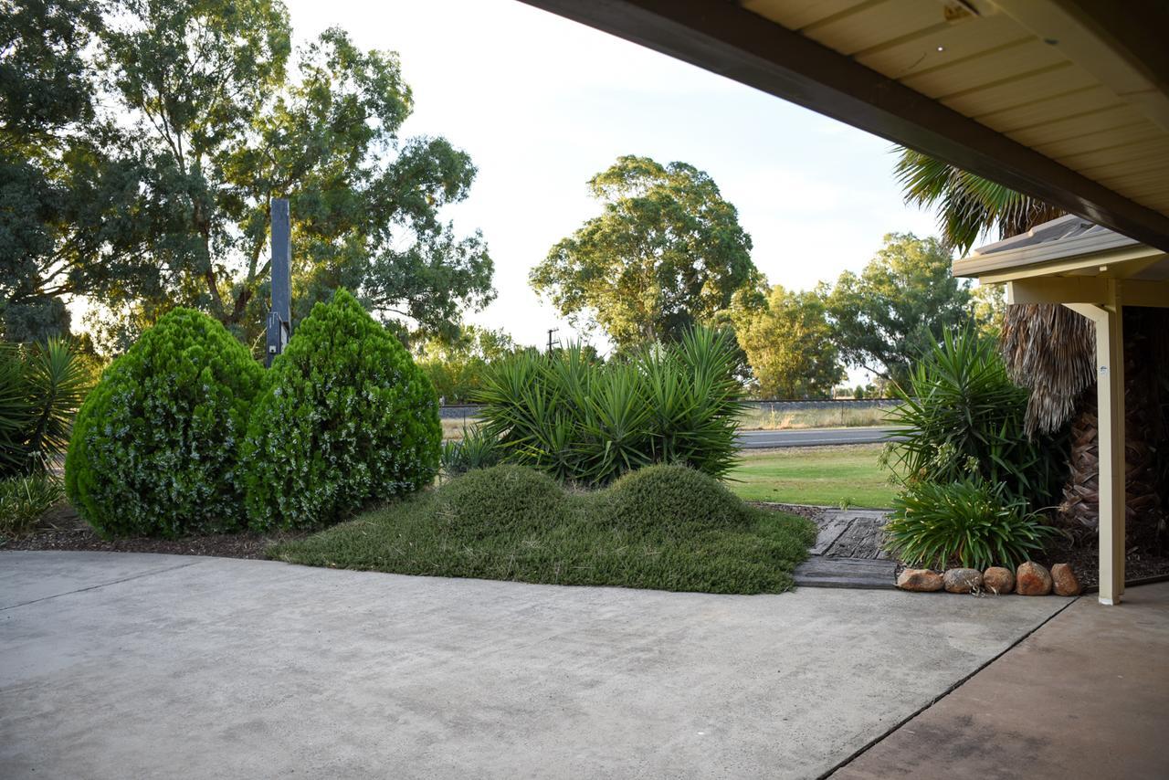 Culcairn Motor Inn Exterior photo