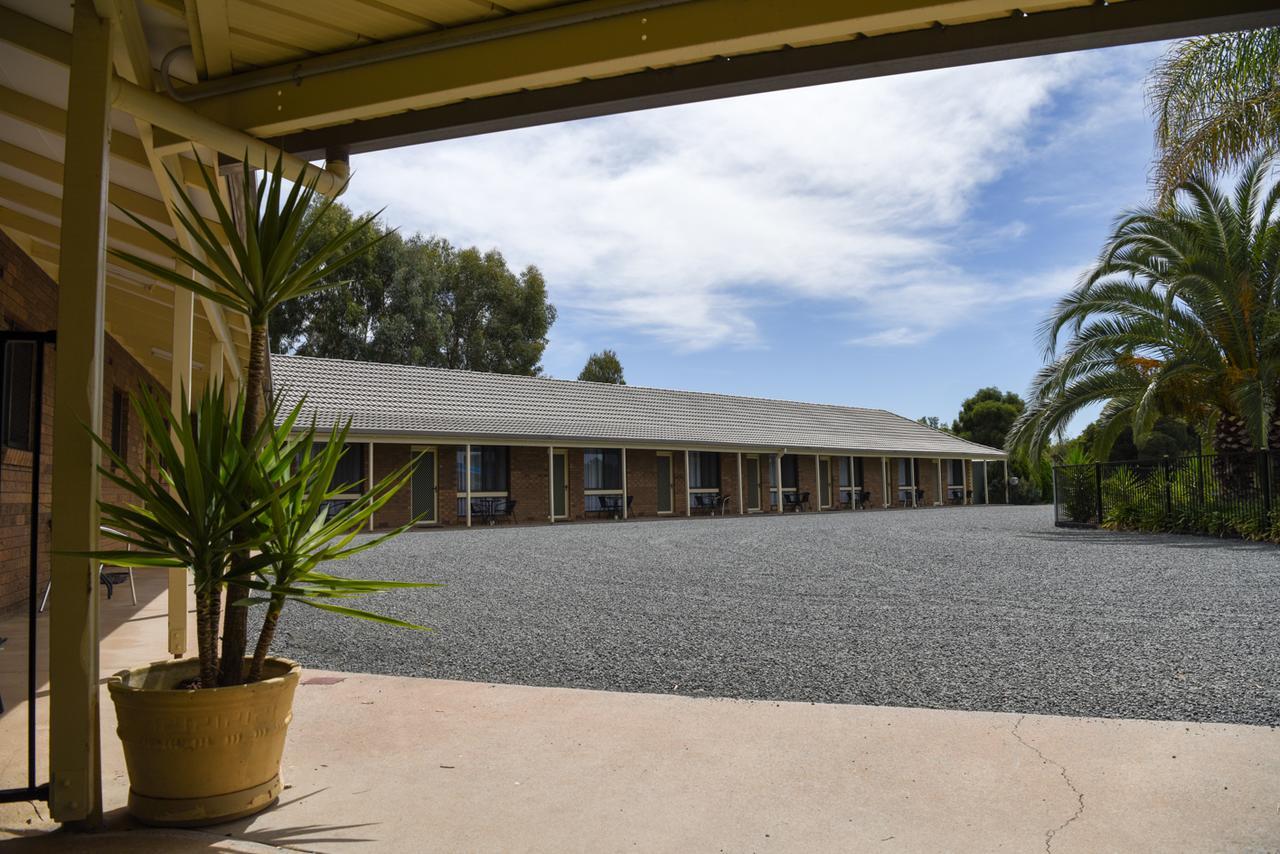 Culcairn Motor Inn Exterior photo